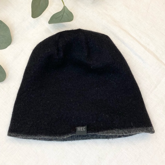 MEC Reversible Toque - Picture 5 of 7